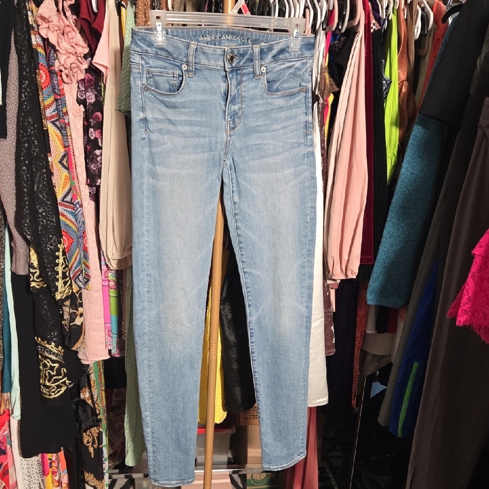 American Eagle Outfitters Light Wash High-Rise Skinny Jeans - Women's